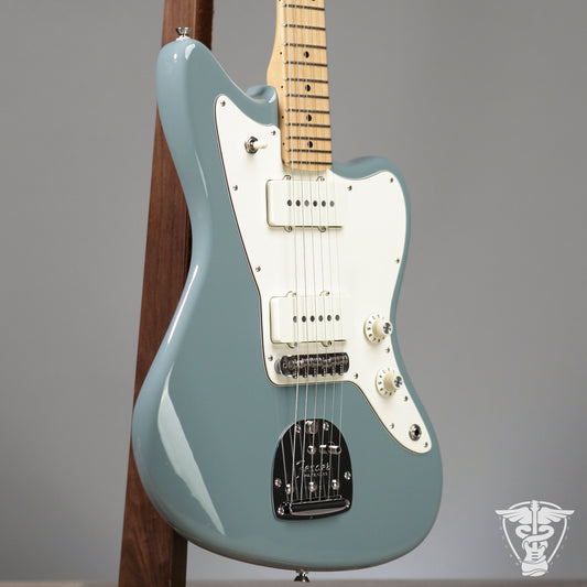 2017 Fender American Professional Jazzmaster - 8.08 LBS