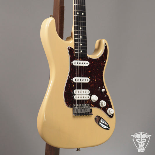 2006 Fender Deluxe Power Stratocaster - 8.2 LBS