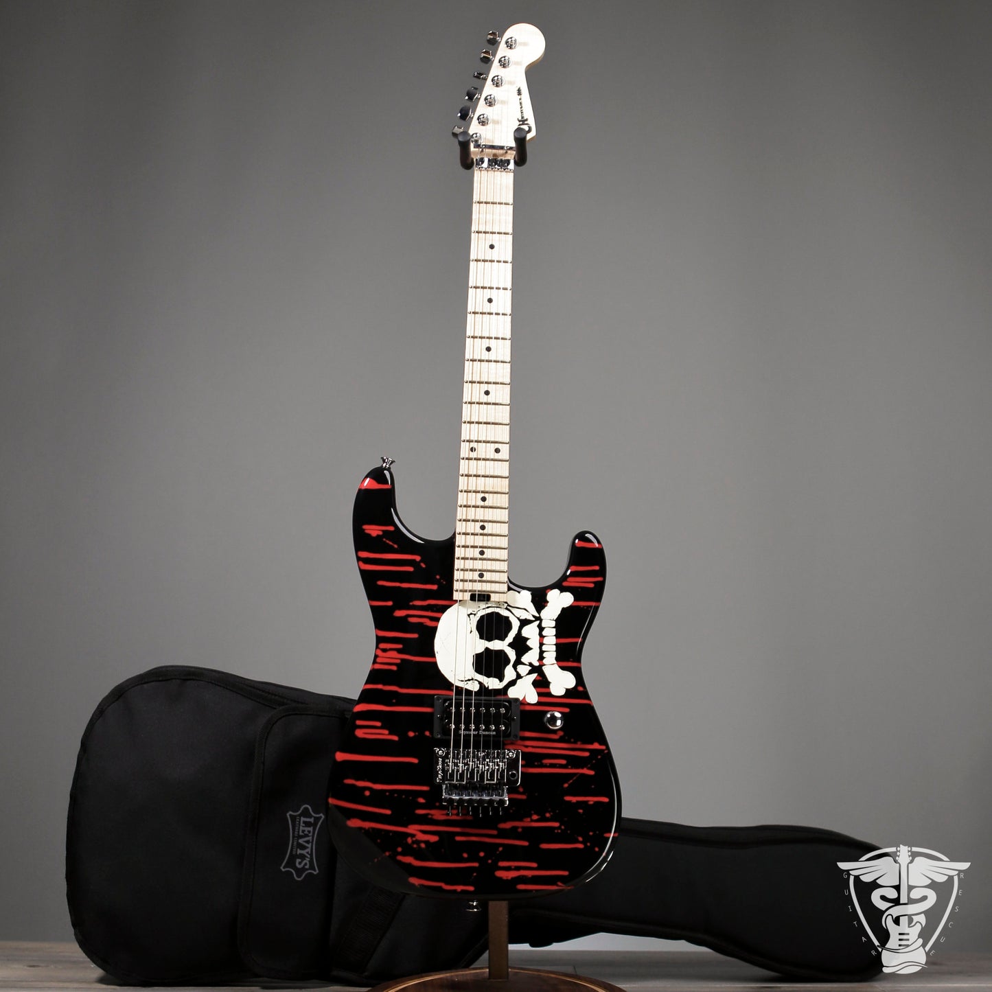 Charvel Warren DeMartini Signature Pro-Mod (Blood & Skull)