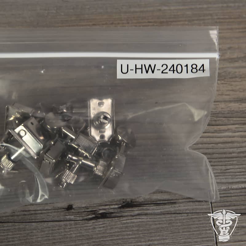 Fender Kluson Style Vintage Tuners.