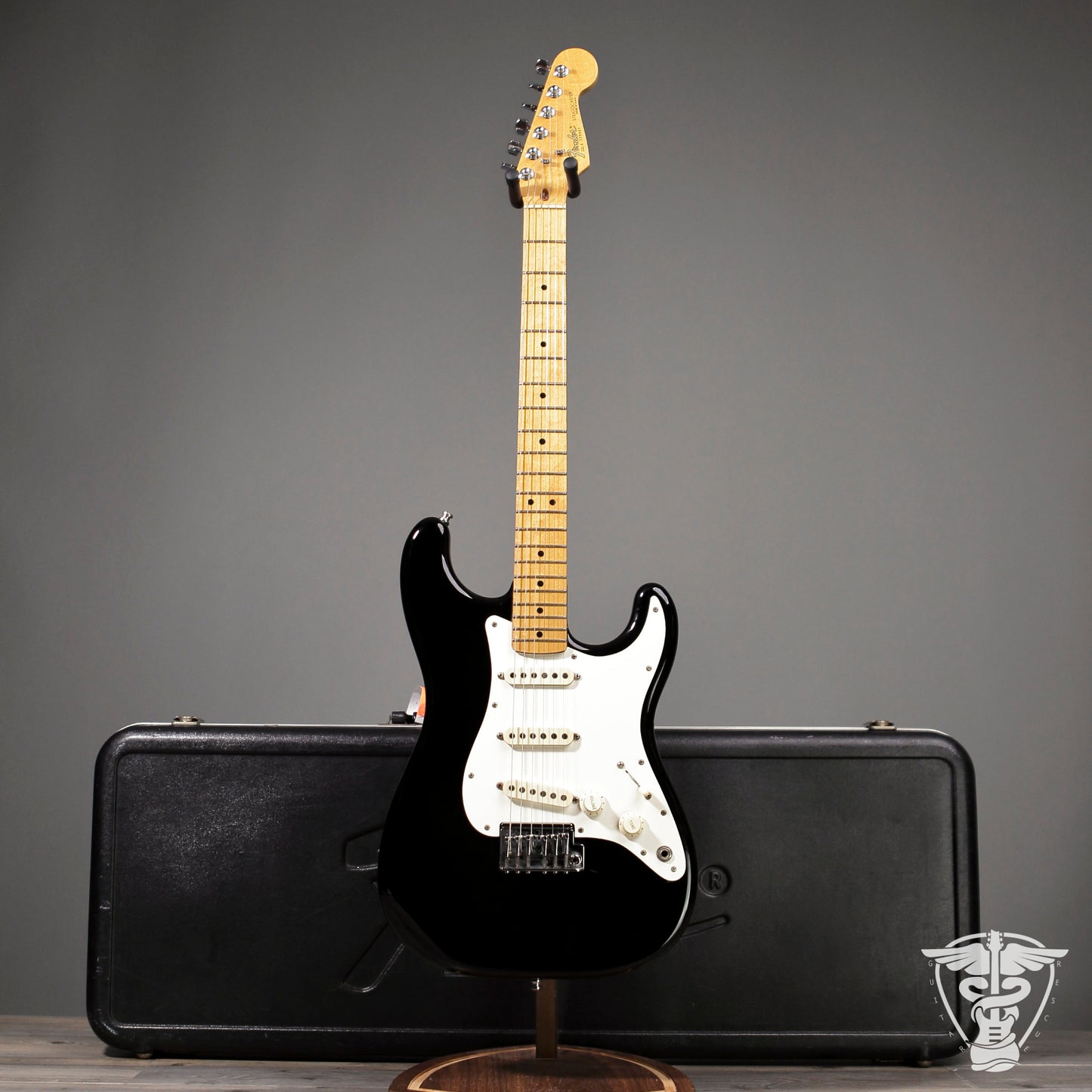 1983-1984 Fender Standard Stratocaster (2-Knob) - 7.68 LBS