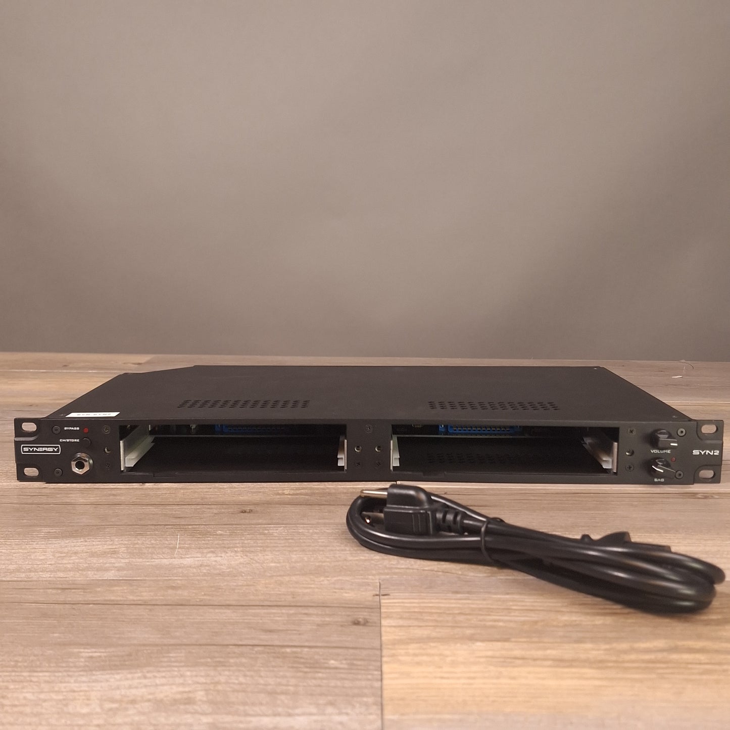 Synergy Rackmount SYN-2 (USED)