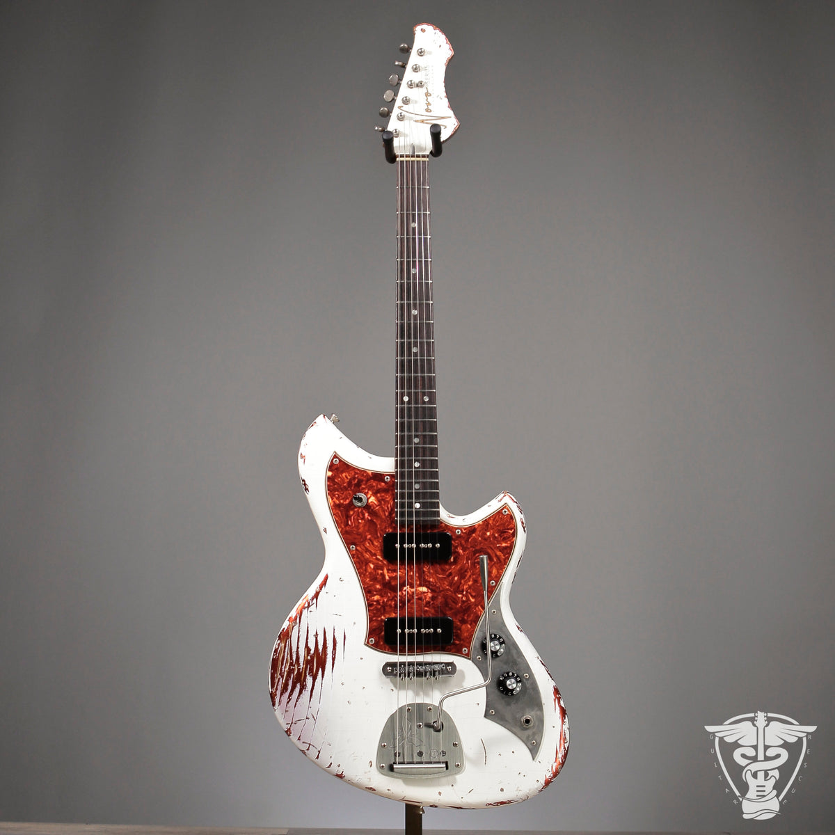 Novo Serus J, Nucleus, 2025 (Olympic White over Candy Apple Red)
