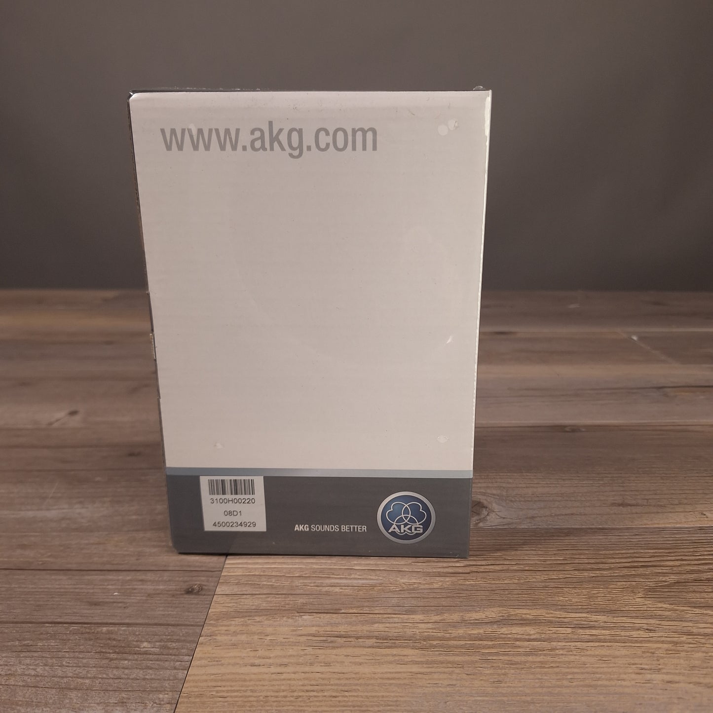 AKG D 8000 M Dynamic Microphone (BRAND NEW)