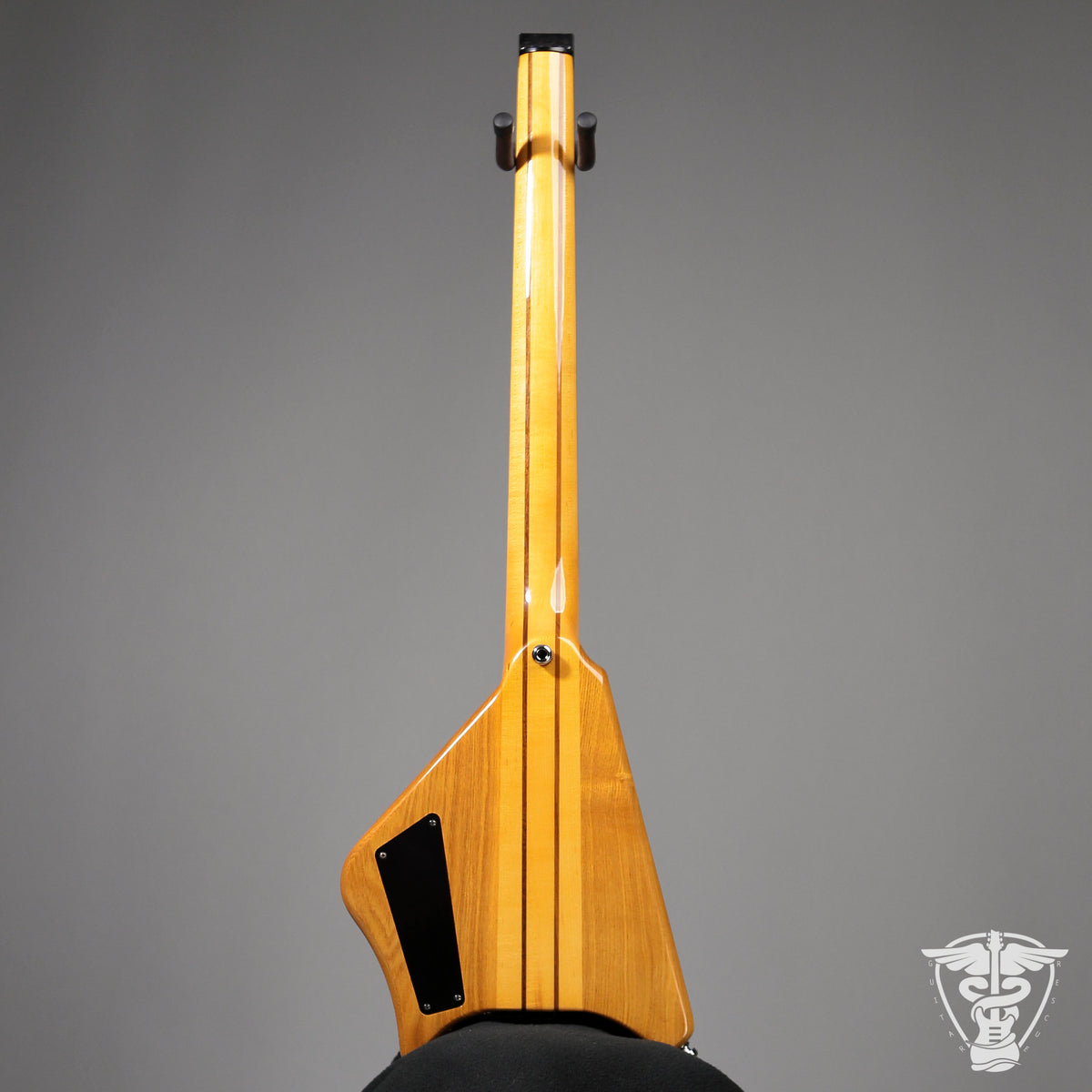 BootLegger Guitar Spade Headless - 5.29 lbs