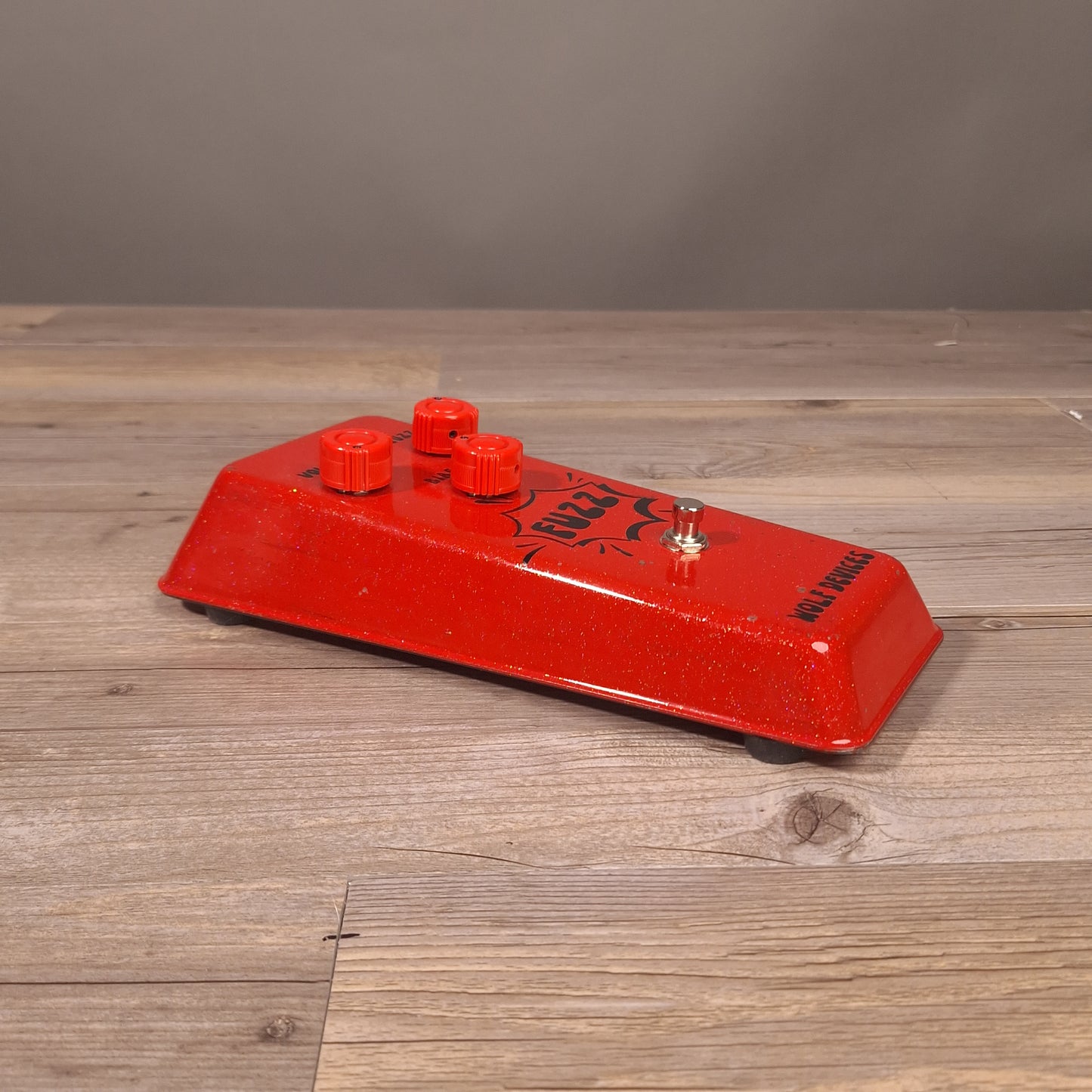 Wolf Devices - Fuzz - Red (USED)