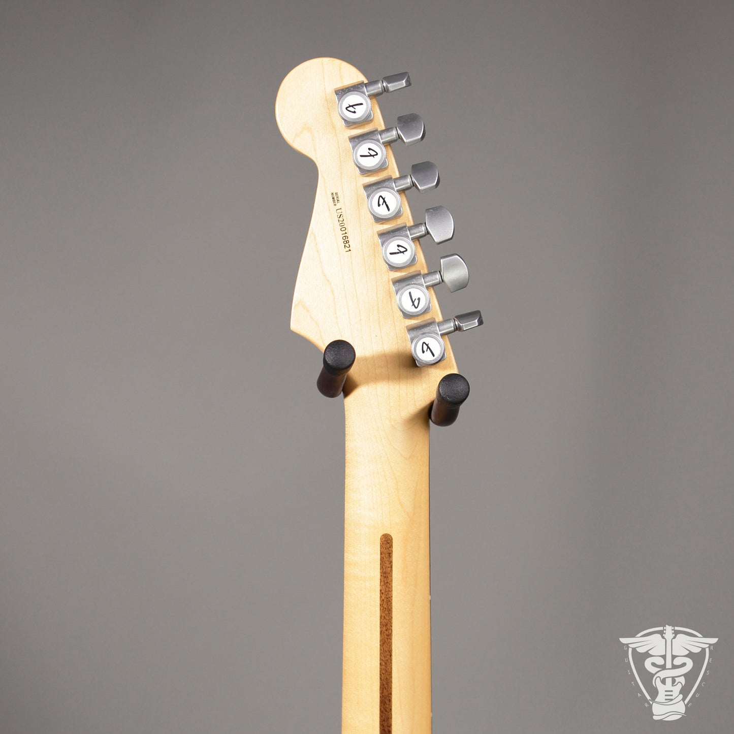 Fender American Professional Stratocaster, 2020 (Candy Apple Red Metallic)Fender American Professional Stratocaster, 2020 (Candy Apple Red Metallic)