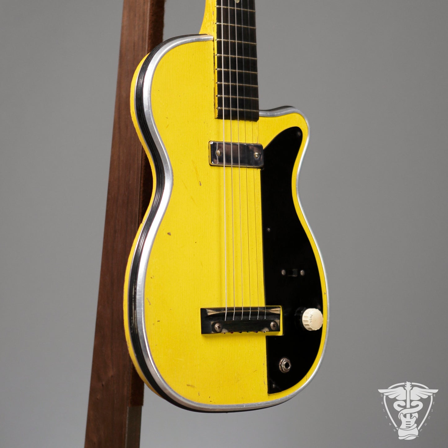 1950s Harmony H-42 Stratotone Newport - 4.87 LBS