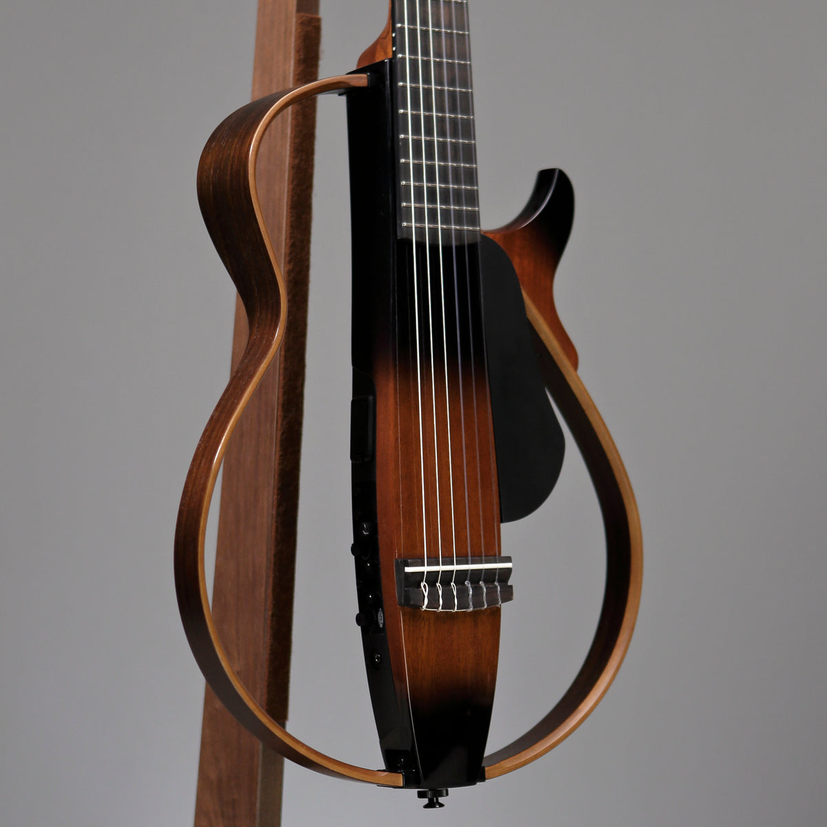 Yamaha SLG200N Silent Nylon W/Yamaha Amp - 4.42 LBS