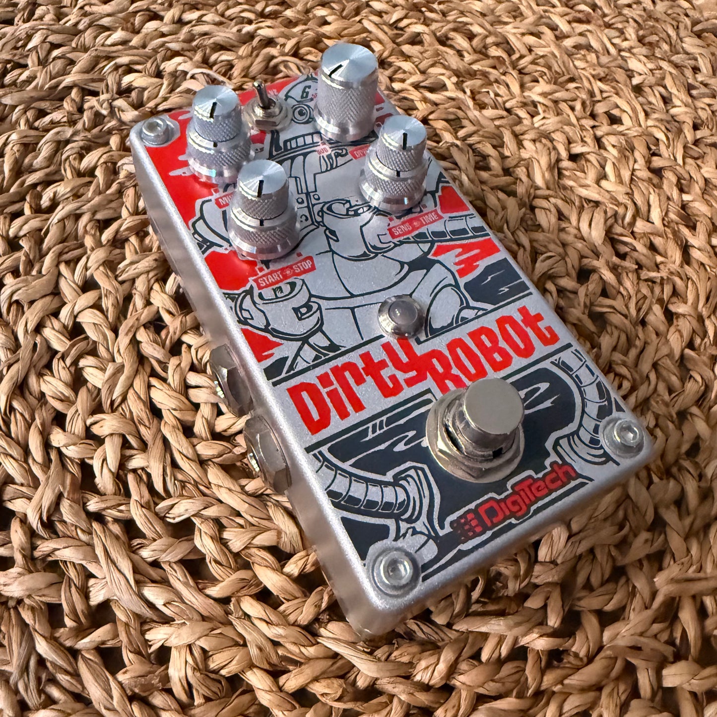 Digitech Dirty  Robot (USED)