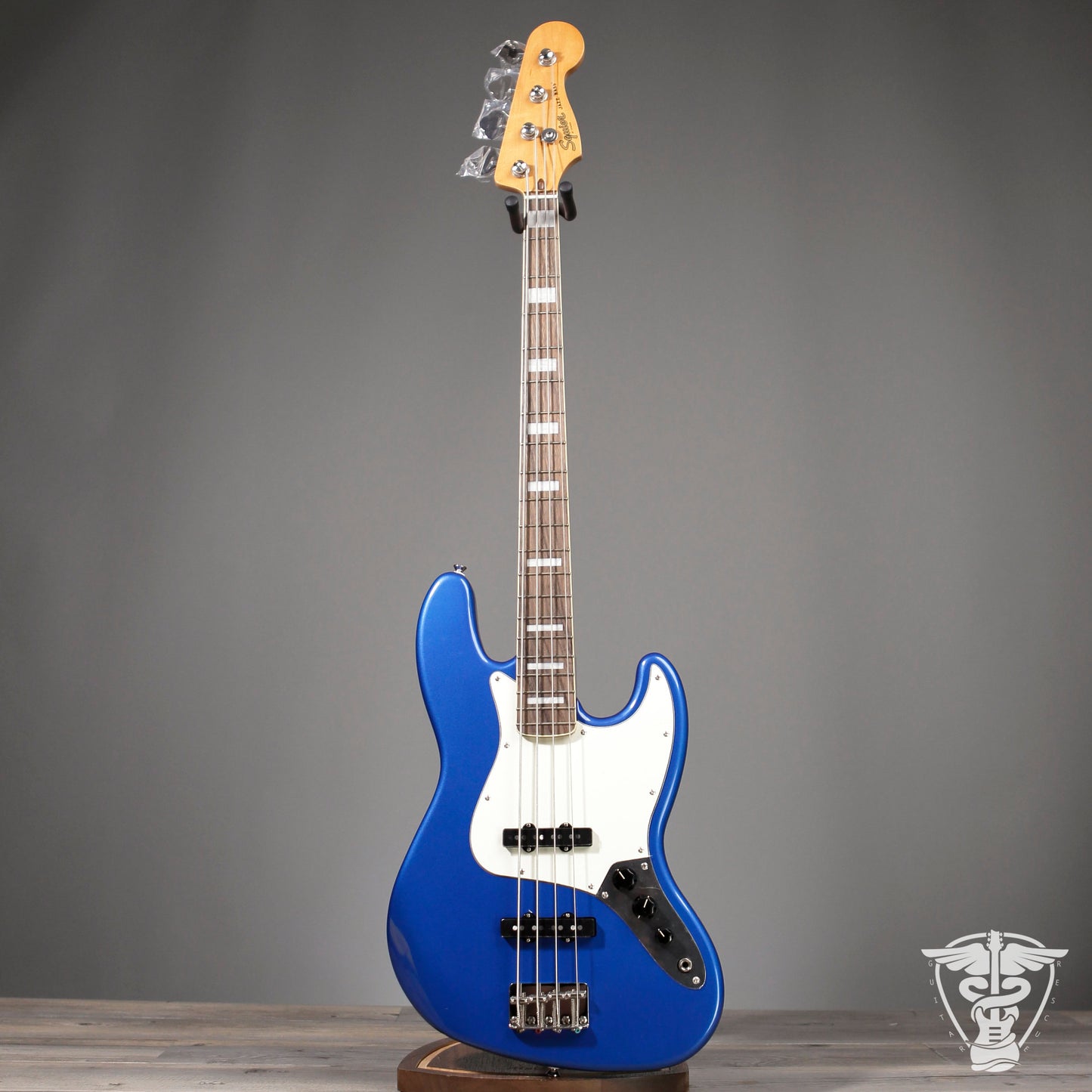 2025 Squier FSR Classic Vibe Late 60s Jazz Bass - 8.72 LBS