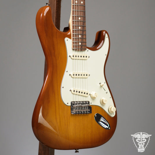 2025 Fender American Performer Stratocaster - 7.41 LBS