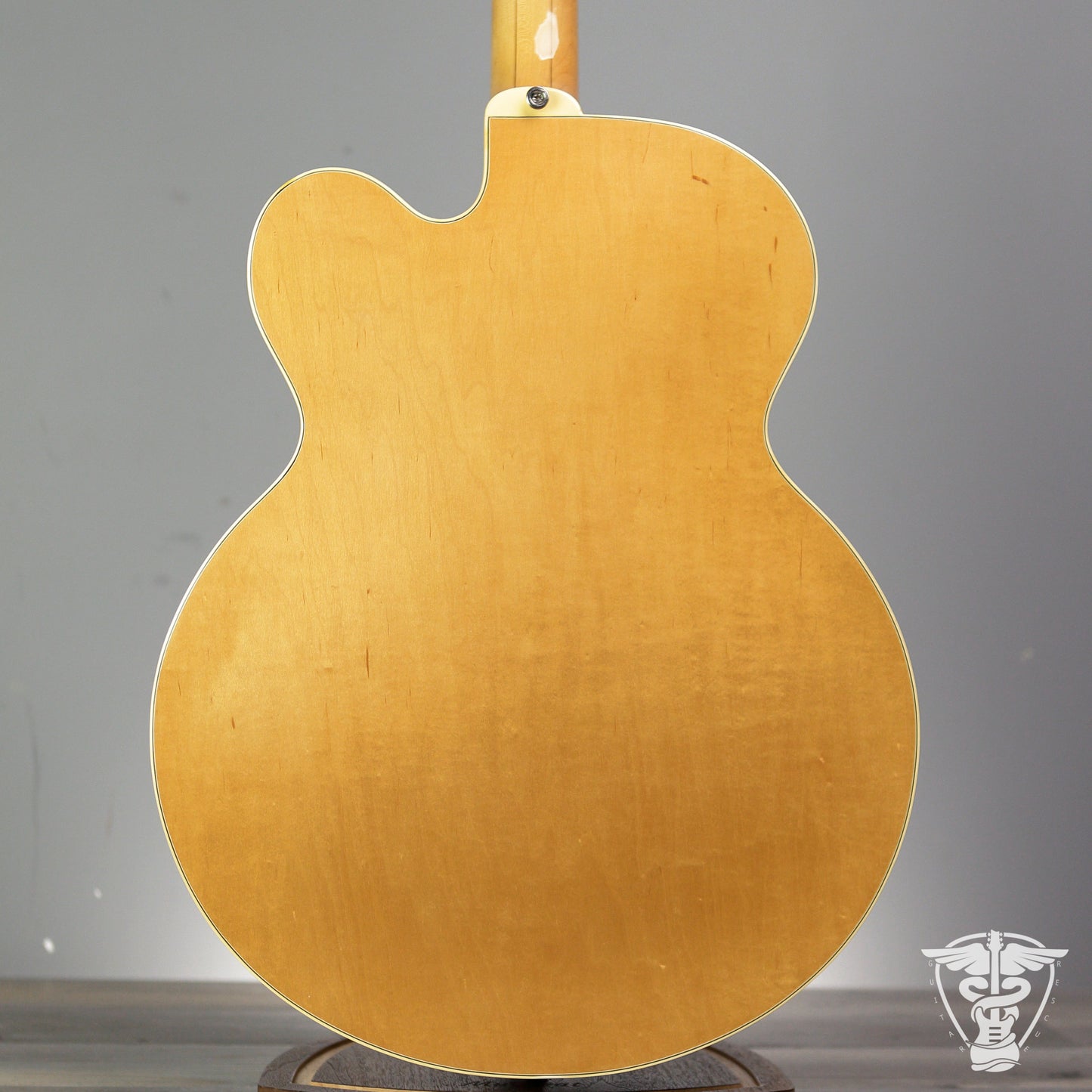 1981 Epiphone Emperor F - 8.1 LBS