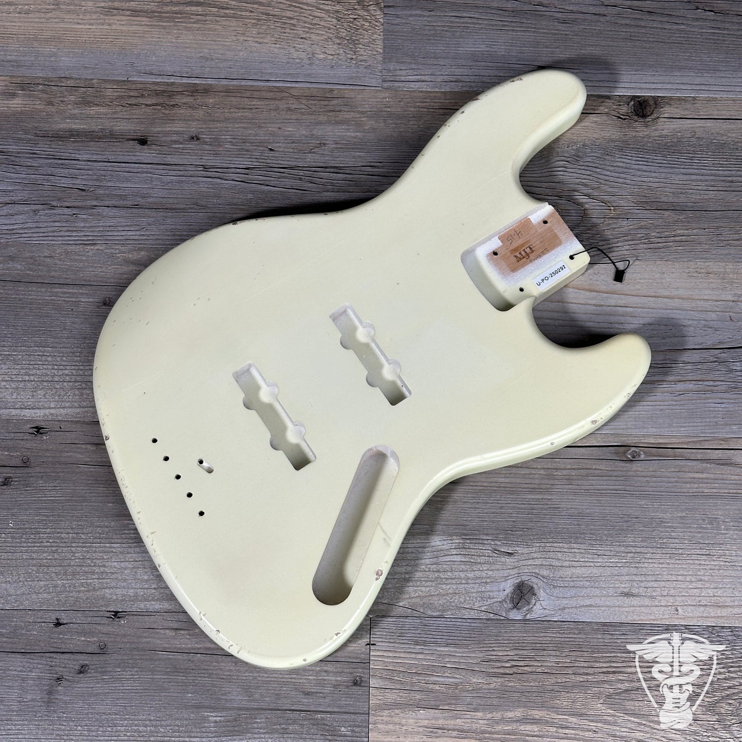 MJT Jazz Bass Body(Vintage White)