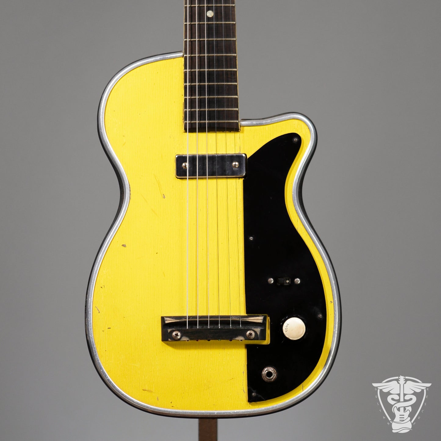 1950s Harmony H-42 Stratotone Newport - 4.87 LBS