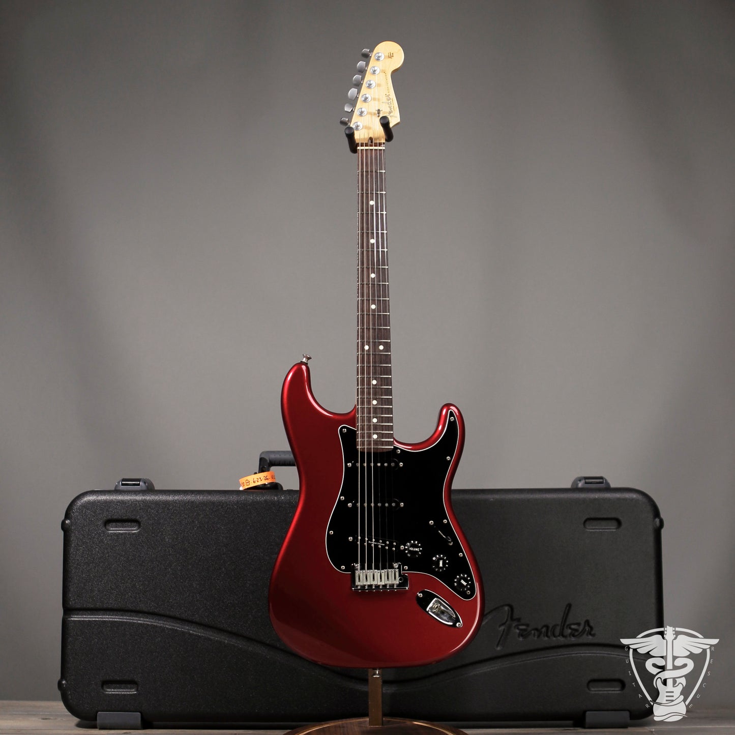 Fender American Professional Stratocaster, 2020 (Candy Apple Red Metallic)Fender American Professional Stratocaster, 2020 (Candy Apple Red Metallic)