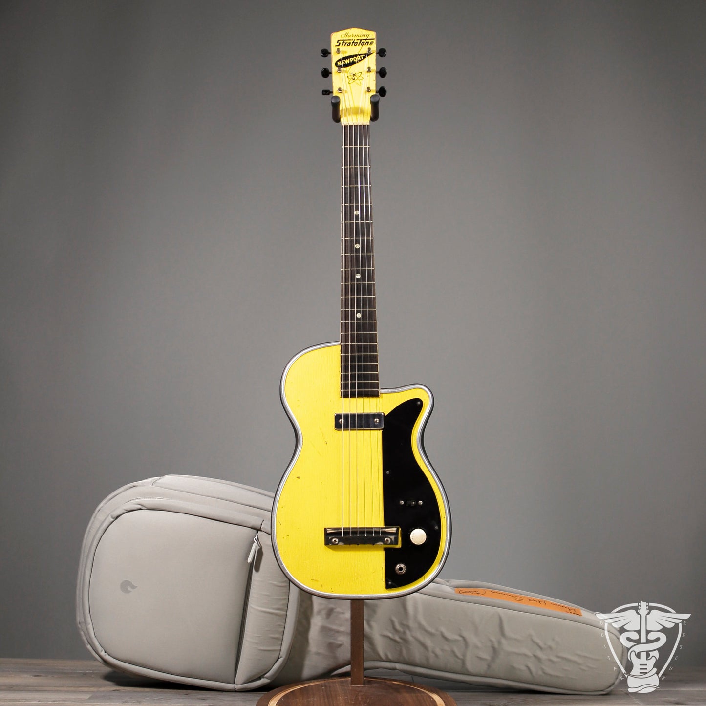 1950s Harmony H-42 Stratotone Newport - 4.87 LBS