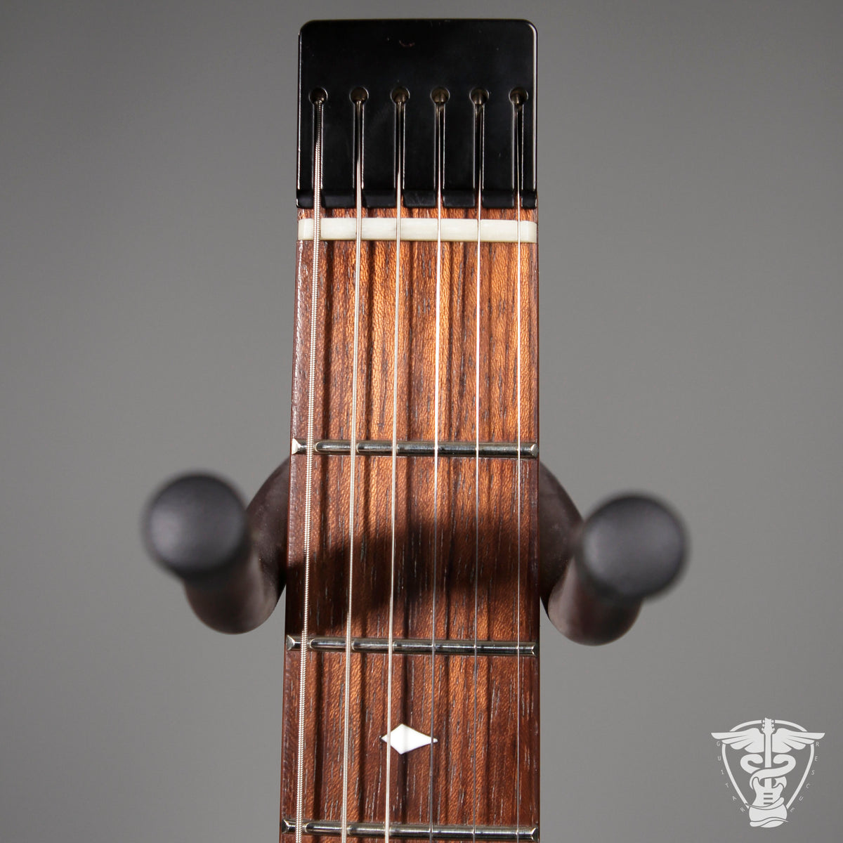 BootLegger Guitar Spade Headless - 5.29 lbs