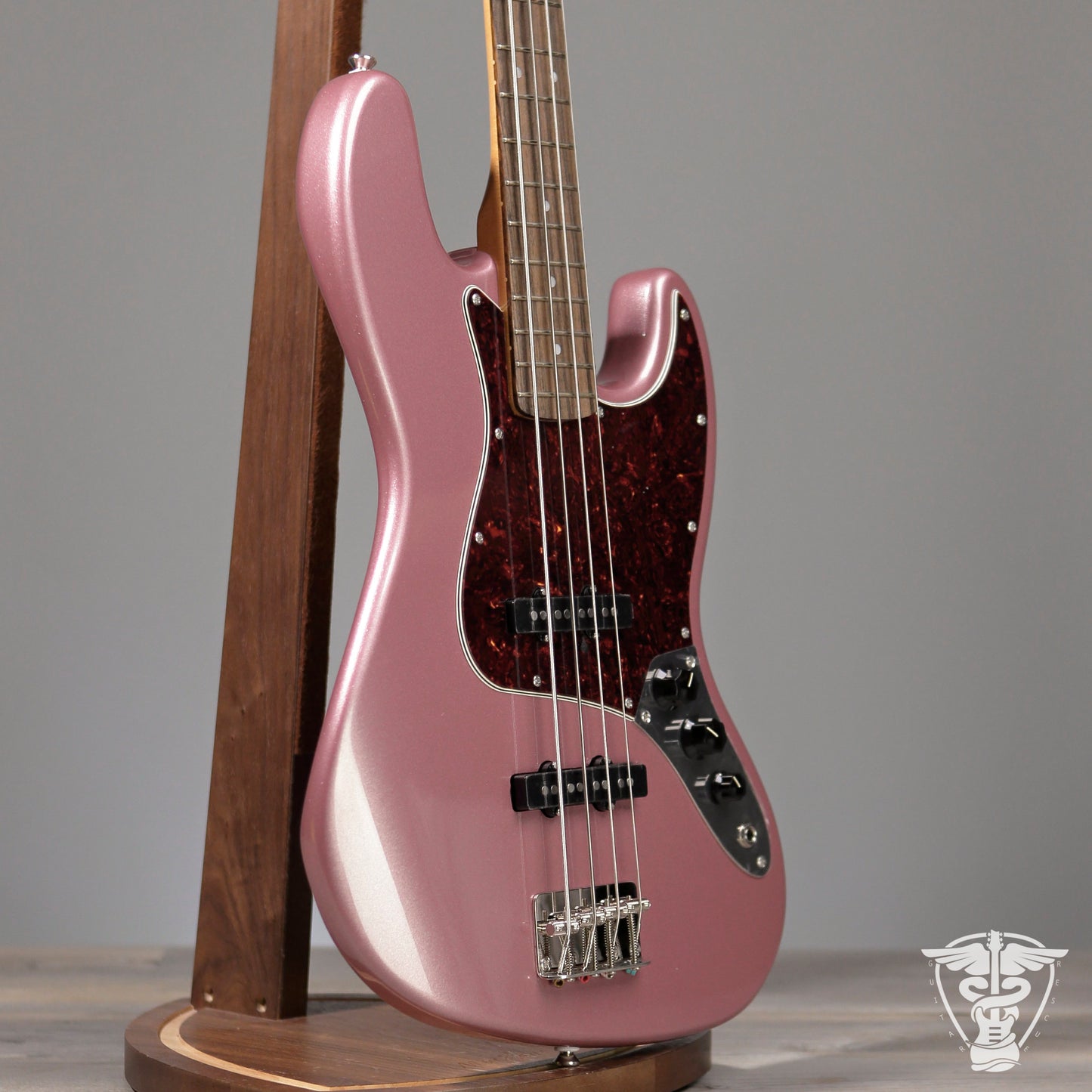 Squier Jazz Bass - Burgundy Mist