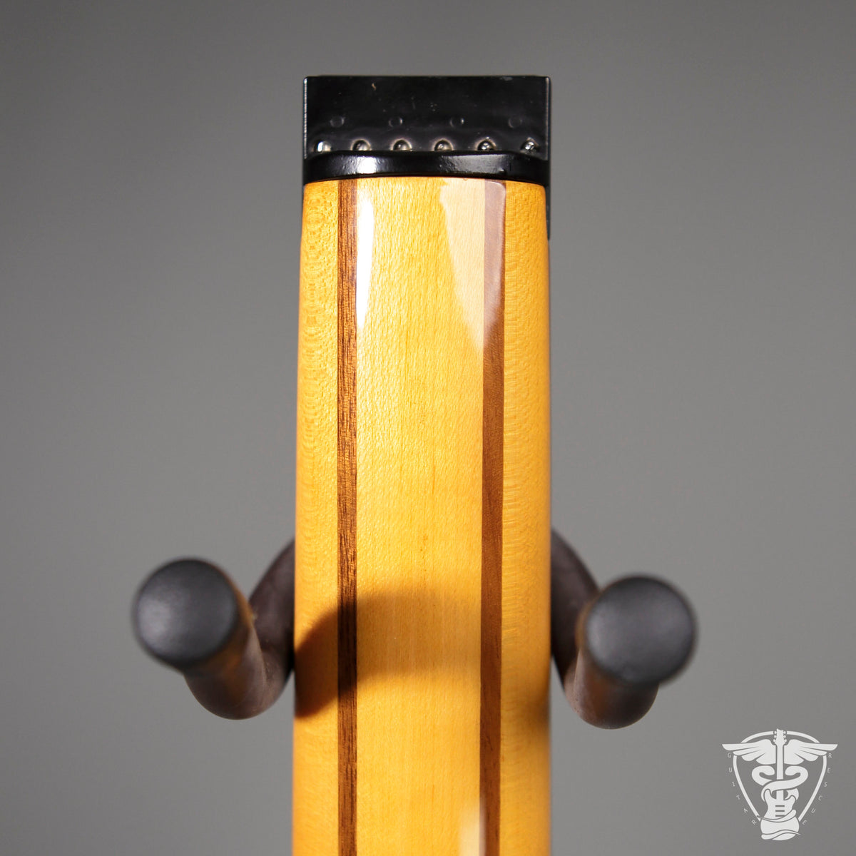 BootLegger Guitar Spade Headless - 5.29 lbs