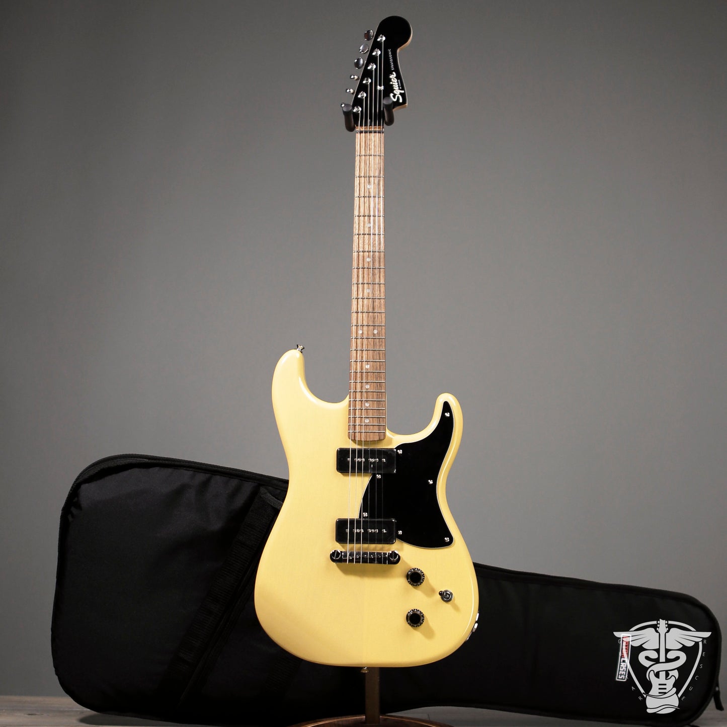 Squier Paranormal Stratosonic - 6.44 LBS