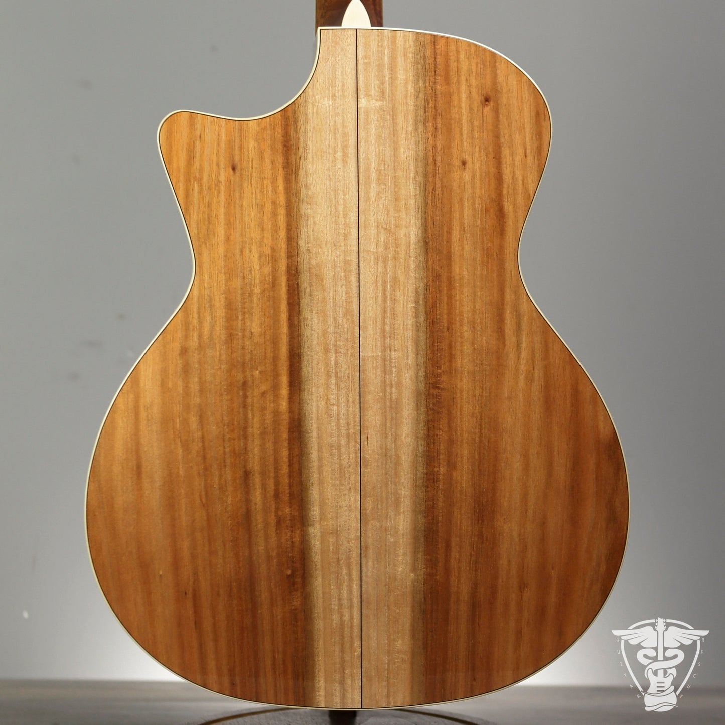 Eastman AC Solid Heritage AC422CE-LTD-KOA - 4.86 LBS