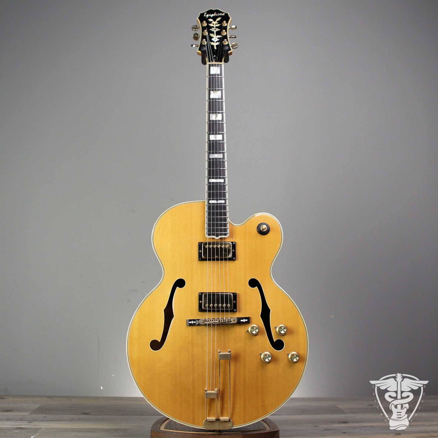 1981 Epiphone Emperor F - 8.1 LBS