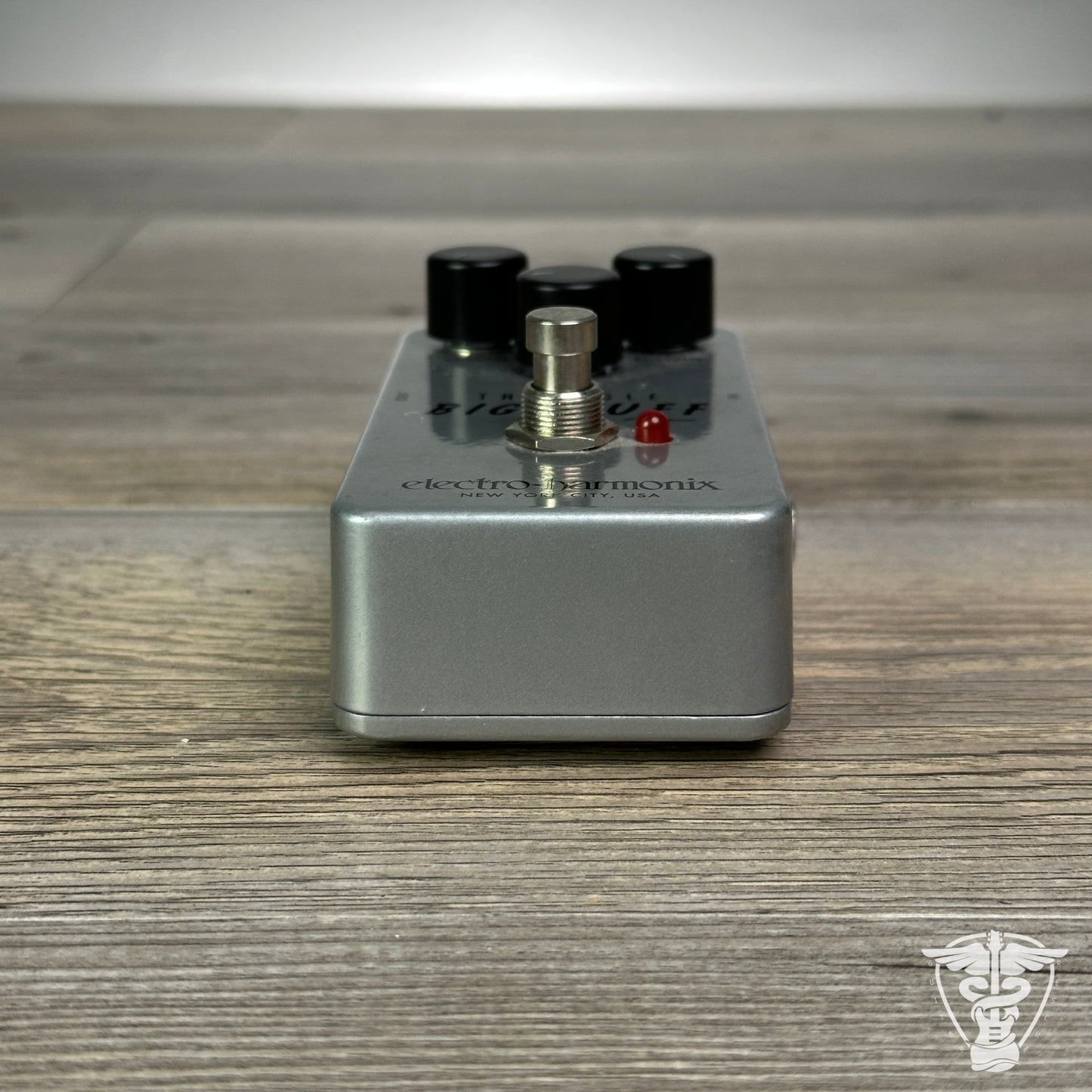 Electro-Harmonix Triangle Big Muff Pi (Authorized Dealer)