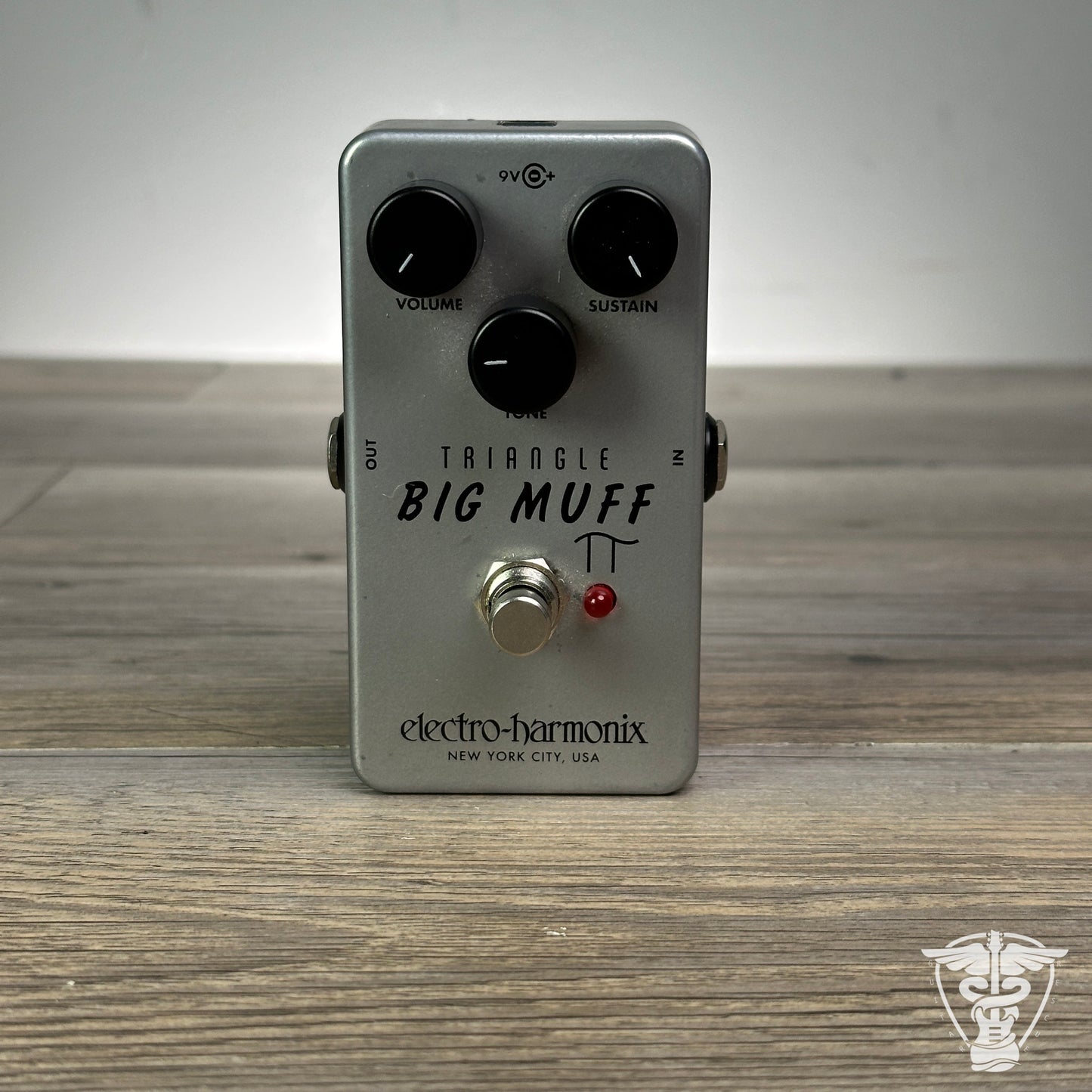 Electro-Harmonix Triangle Big Muff Pi (Authorized Dealer)