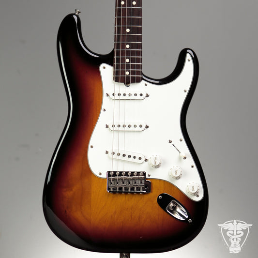 1986 Fender American Vintage '62 Stratocaster - 7.52 LBS