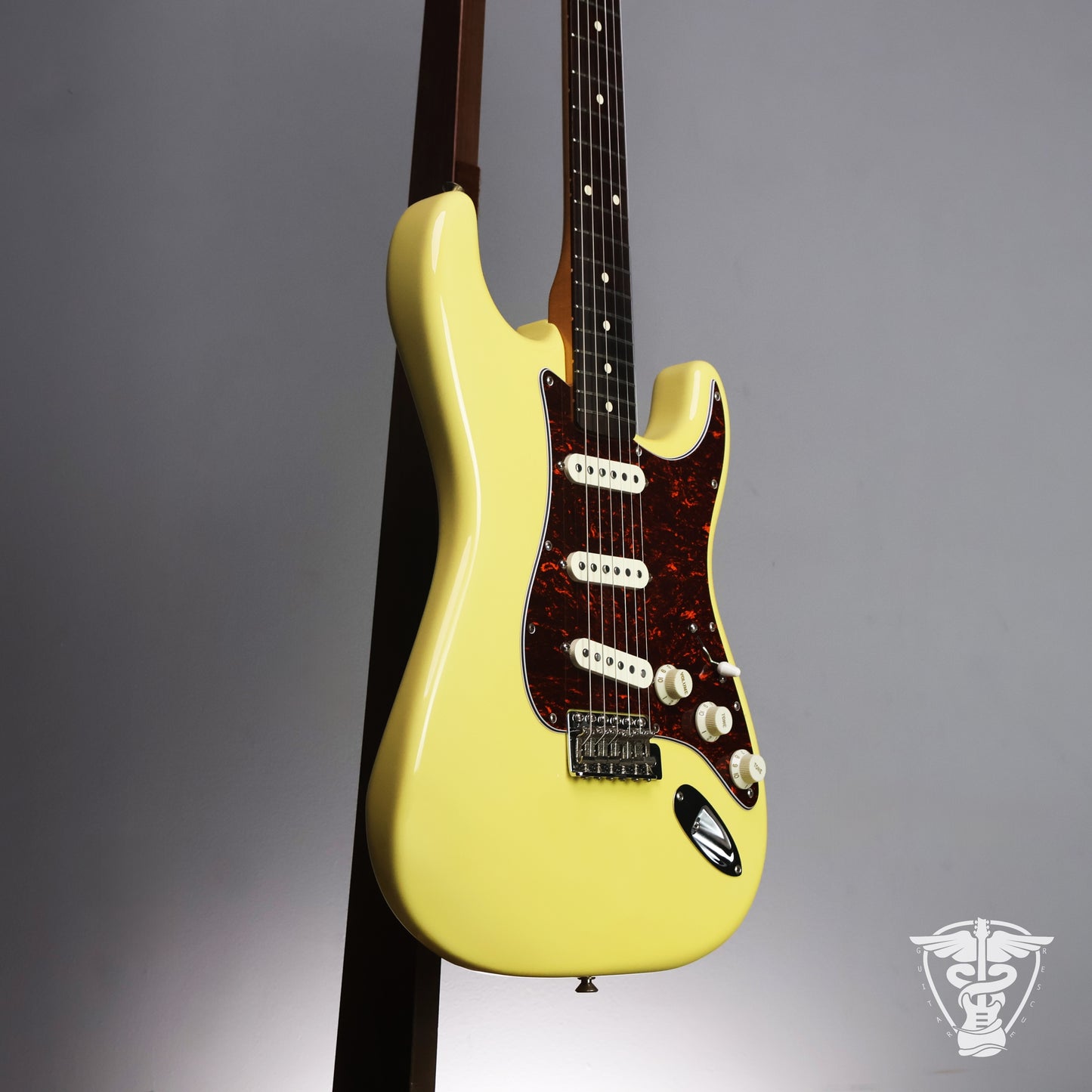 Fender FSR Special Edition Classic Series '60s Stratocaster (Upgraded to Lindy Fralin Pickups) - 7.74 LBS